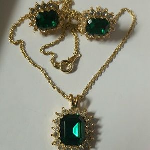 Vintage Emerald Green Clip Earring & pendant